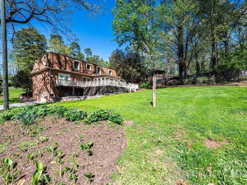 651 25th Avenue, Hickory, NC 28601.  MLS# CAR4233681, YatesRealty ID 18559. Back Yard