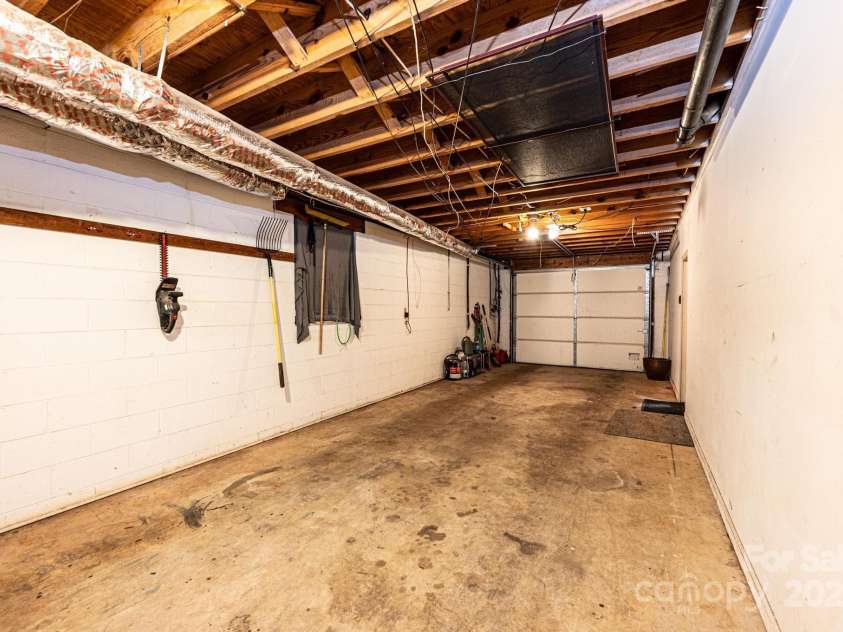 651 25th Avenue, Hickory, NC 28601.  MLS# CAR4233681, YatesRealty ID 18559. Basement Garage