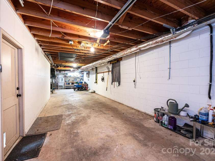 651 25th Avenue, Hickory, NC 28601.  MLS# CAR4233681, YatesRealty ID 18559. Basement Workshop