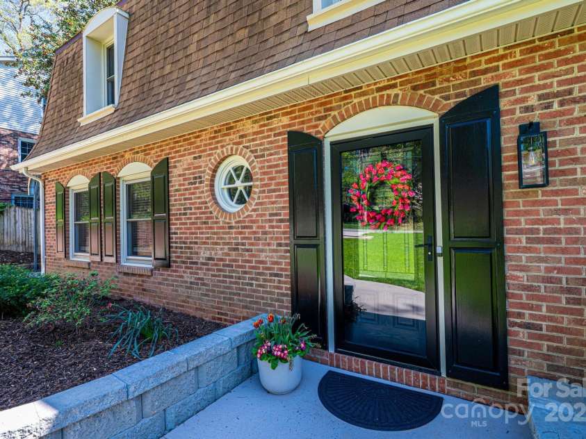 651 25th Avenue, Hickory, NC 28601.  MLS# CAR4233681, YatesRealty ID 18559. Front Entry