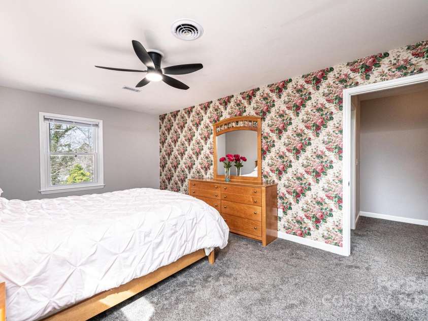 651 25th Avenue, Hickory, NC 28601.  MLS# CAR4233681, YatesRealty ID 18559. Secondary Bedrooms