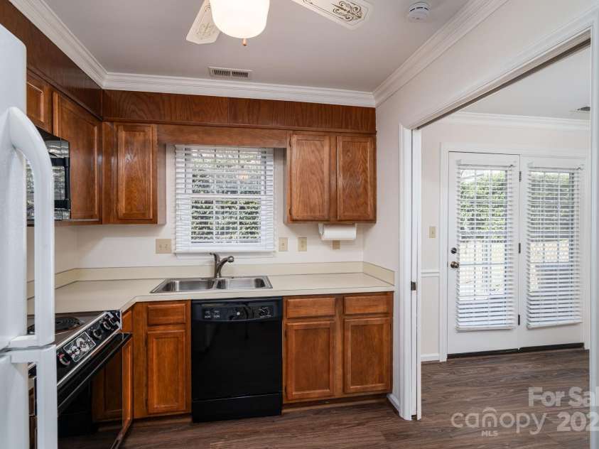 1212 Franklin Boulevard, Gastonia, NC 28054.  MLS# CAR4327216, YatesRealty ID 1856. 