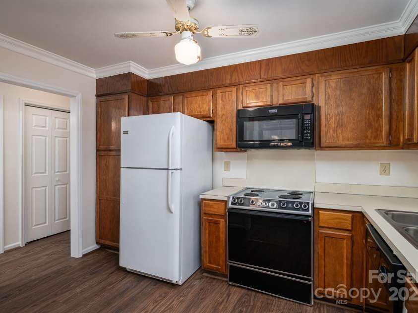 1212 Franklin Boulevard, Gastonia, NC 28054.  MLS# CAR4327216, YatesRealty ID 1856. 