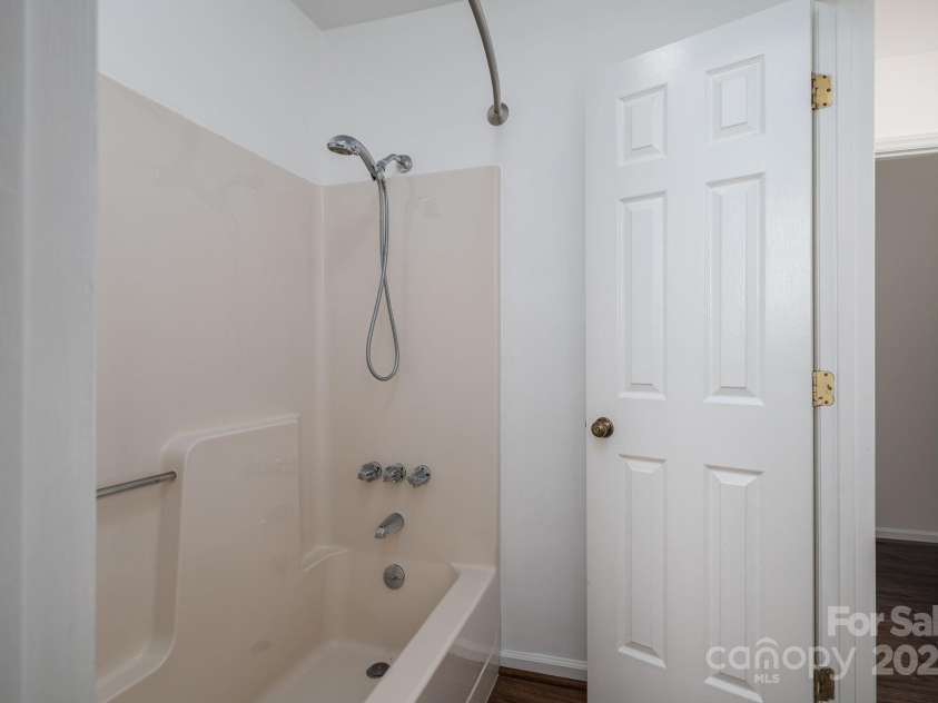 1212 Franklin Boulevard, Gastonia, NC 28054.  MLS# CAR4327216, YatesRealty ID 1856. 