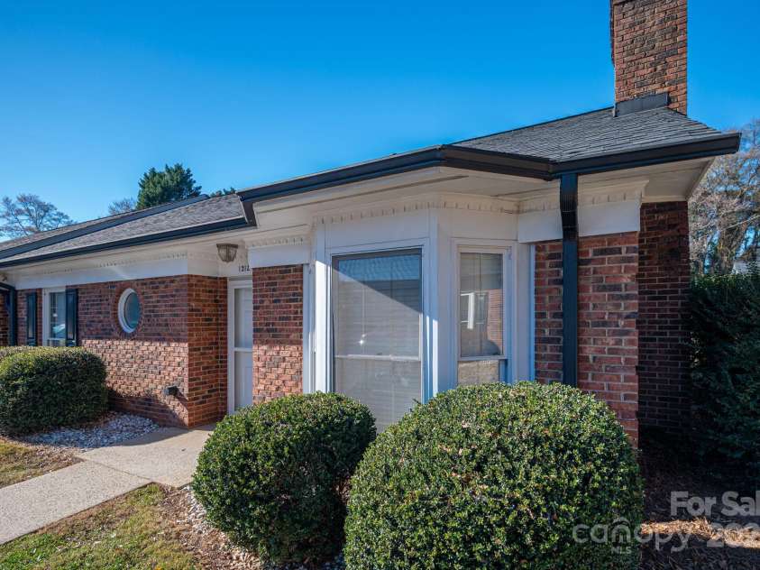 1212 Franklin Boulevard, Gastonia, NC 28054.  MLS# CAR4327216, YatesRealty ID 1856. 