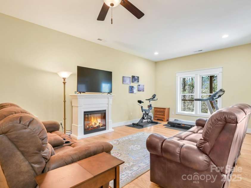 29 Stills Creek Loop, Fairview, NC 28730.  MLS# CAR4226327, YatesRealty ID 18560. Flex Space Lower Level