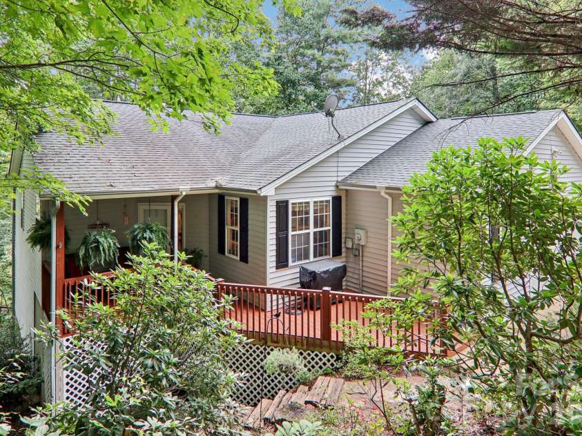702 Cinnamon Way, Flat Rock, NC 28731.  MLS# CAR4373654, YatesRealty ID 18560. 