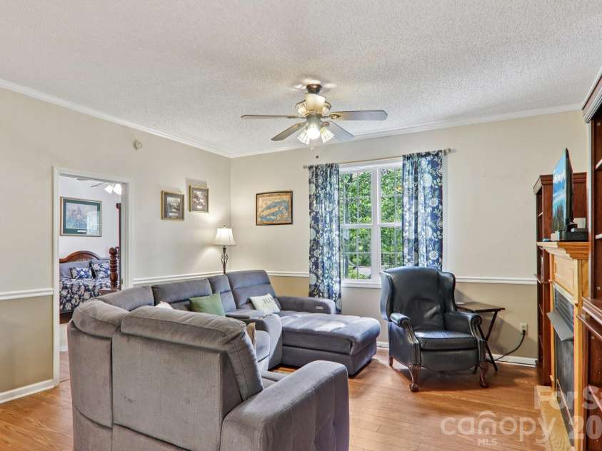 702 Cinnamon Way, Flat Rock, NC 28731.  MLS# CAR4373654, YatesRealty ID 18560. Family Room