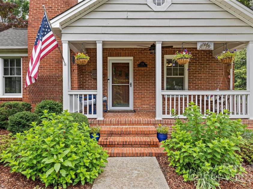 1729 Kensington Drive, Charlotte, NC 28205.  MLS# CAR4263350, YatesRealty ID 18561. 