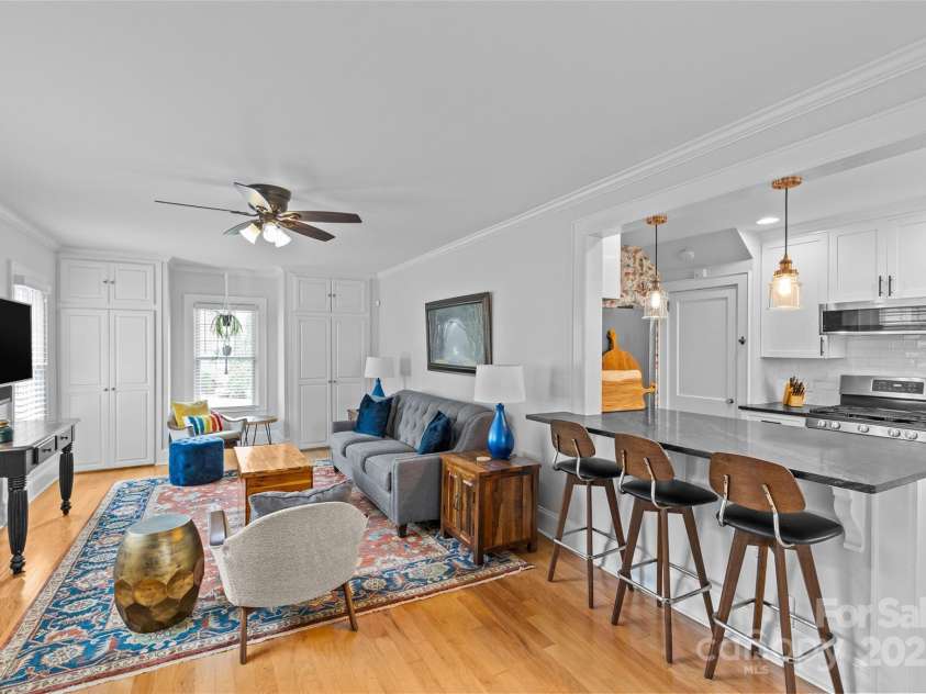 1729 Kensington Drive, Charlotte, NC 28205.  MLS# CAR4263350, YatesRealty ID 18561. 