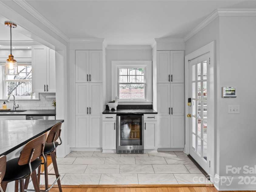 1729 Kensington Drive, Charlotte, NC 28205.  MLS# CAR4263350, YatesRealty ID 18561. 