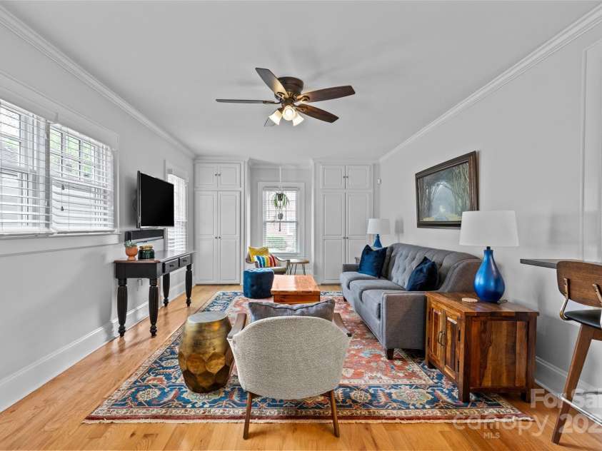 1729 Kensington Drive, Charlotte, NC 28205.  MLS# CAR4263350, YatesRealty ID 18561. 