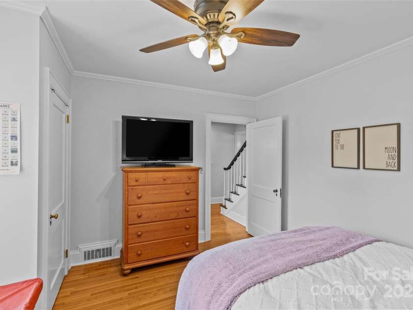 1729 Kensington Drive, Charlotte, NC 28205.  MLS# CAR4263350, YatesRealty ID 18561. 