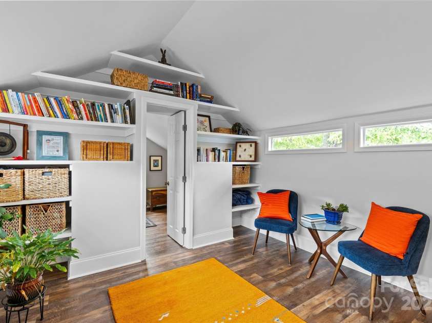 1729 Kensington Drive, Charlotte, NC 28205.  MLS# CAR4263350, YatesRealty ID 18561. 