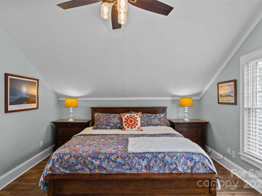 1729 Kensington Drive, Charlotte, NC 28205.  MLS# CAR4263350, YatesRealty ID 18561. 