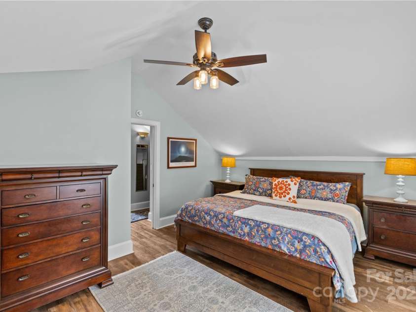 1729 Kensington Drive, Charlotte, NC 28205.  MLS# CAR4263350, YatesRealty ID 18561. 