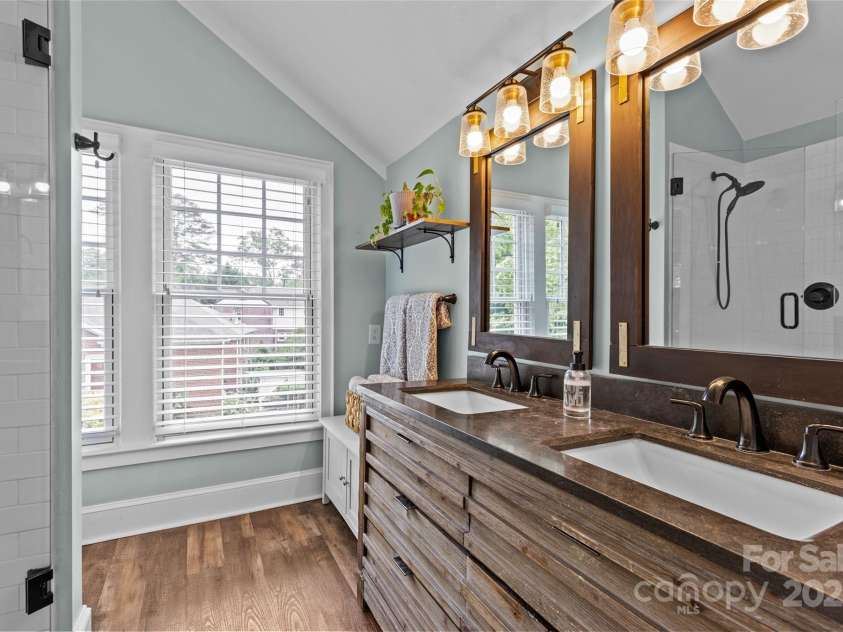 1729 Kensington Drive, Charlotte, NC 28205.  MLS# CAR4263350, YatesRealty ID 18561. 