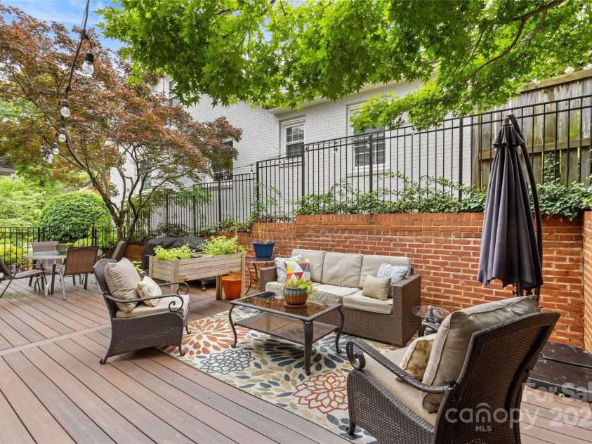 1729 Kensington Drive, Charlotte, NC 28205.  MLS# CAR4263350, YatesRealty ID 18561. 