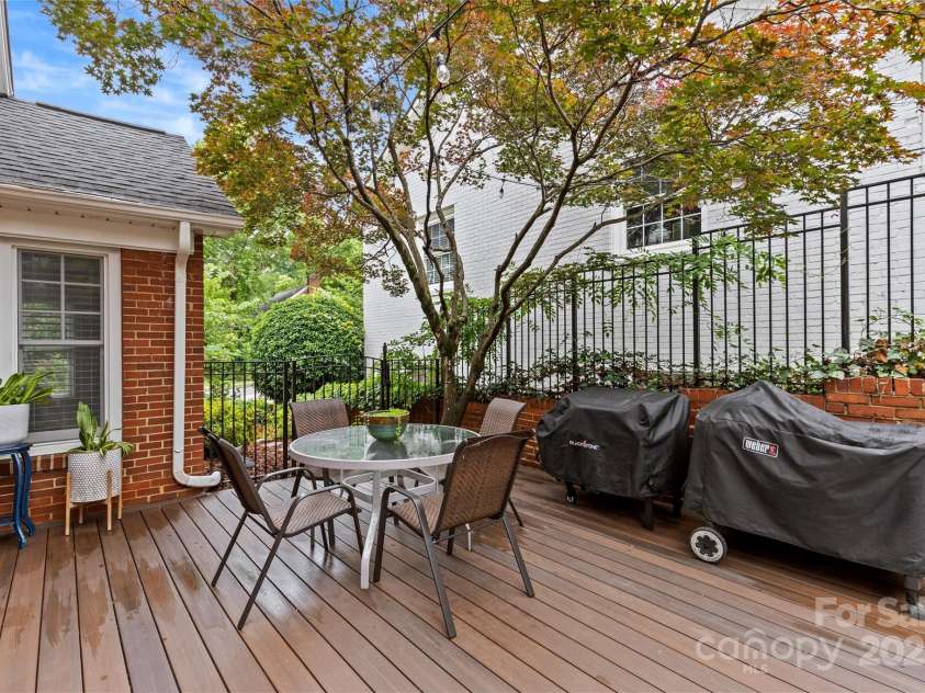 1729 Kensington Drive, Charlotte, NC 28205.  MLS# CAR4263350, YatesRealty ID 18561. 