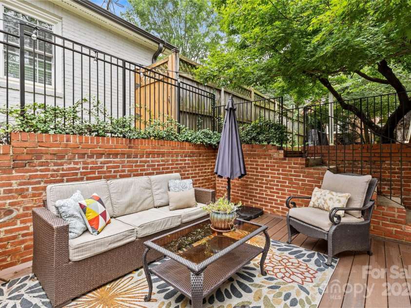1729 Kensington Drive, Charlotte, NC 28205.  MLS# CAR4263350, YatesRealty ID 18561. 