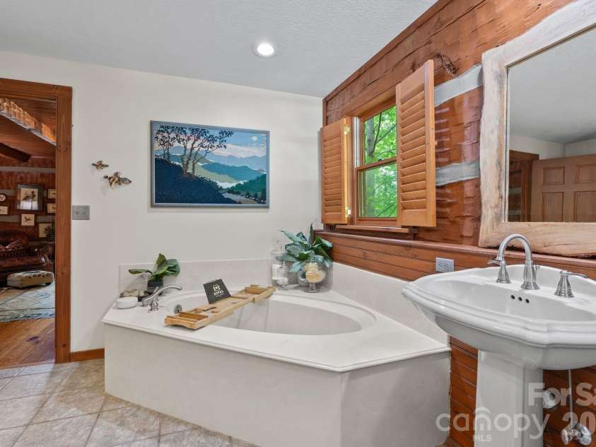 65 Sugar Maple Drive, Mills River, NC 28759.  MLS# CAR4357301, YatesRealty ID 18562. 