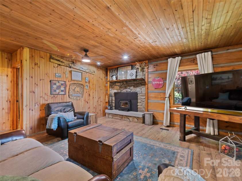 1073 Lentini Drive, Waynesville, NC 28785.  MLS# CAR4374426, YatesRealty ID 18563. 