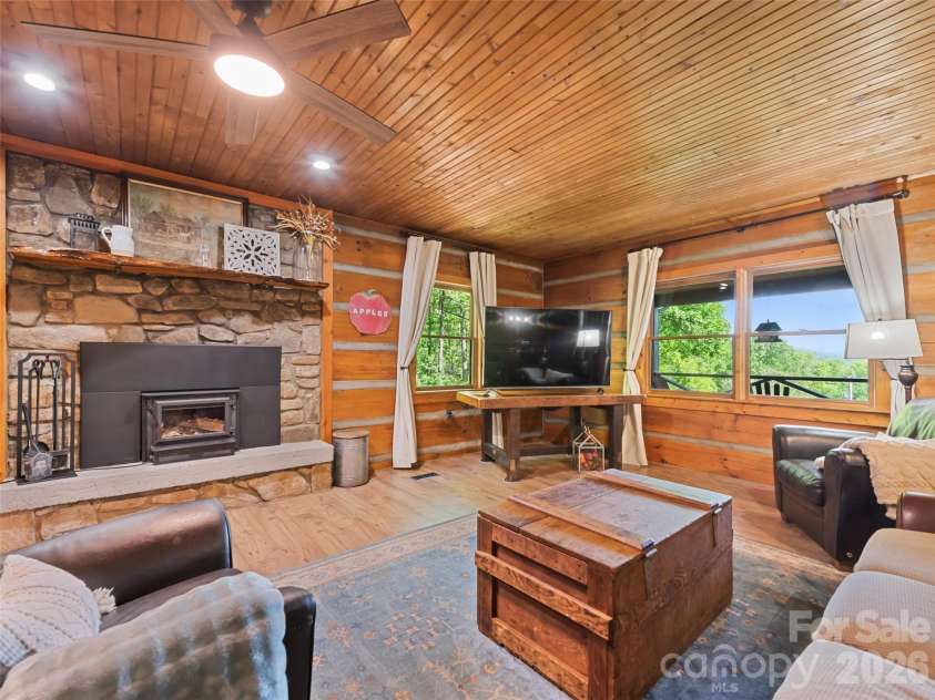 1073 Lentini Drive, Waynesville, NC 28785.  MLS# CAR4374426, YatesRealty ID 18563. 