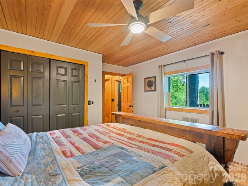 1073 Lentini Drive, Waynesville, NC 28785.  MLS# CAR4374426, YatesRealty ID 18563. 