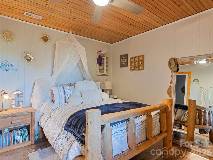 1073 Lentini Drive, Waynesville, NC 28785.  MLS# CAR4374426, YatesRealty ID 18563. 