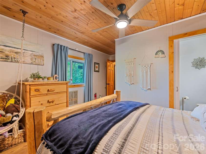 1073 Lentini Drive, Waynesville, NC 28785.  MLS# CAR4374426, YatesRealty ID 18563. 