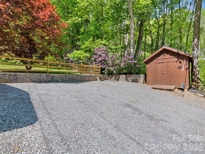 1073 Lentini Drive, Waynesville, NC 28785.  MLS# CAR4374426, YatesRealty ID 18563. 