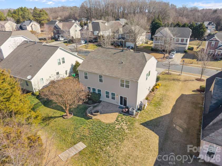 6111 Berewick Commons Parkway, Charlotte, NC 28278.  MLS# CAR4343287, YatesRealty ID 18565. 