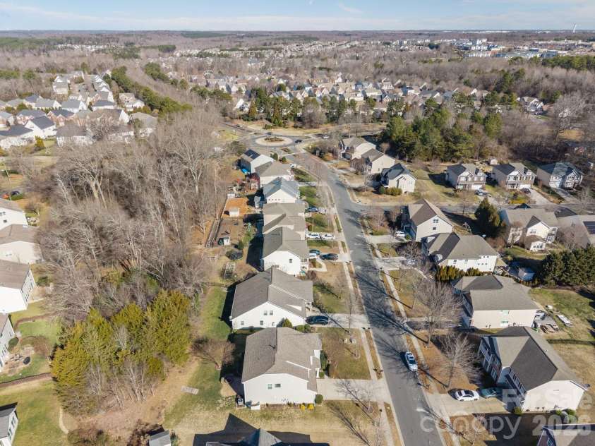 6111 Berewick Commons Parkway, Charlotte, NC 28278.  MLS# CAR4343287, YatesRealty ID 18565. 