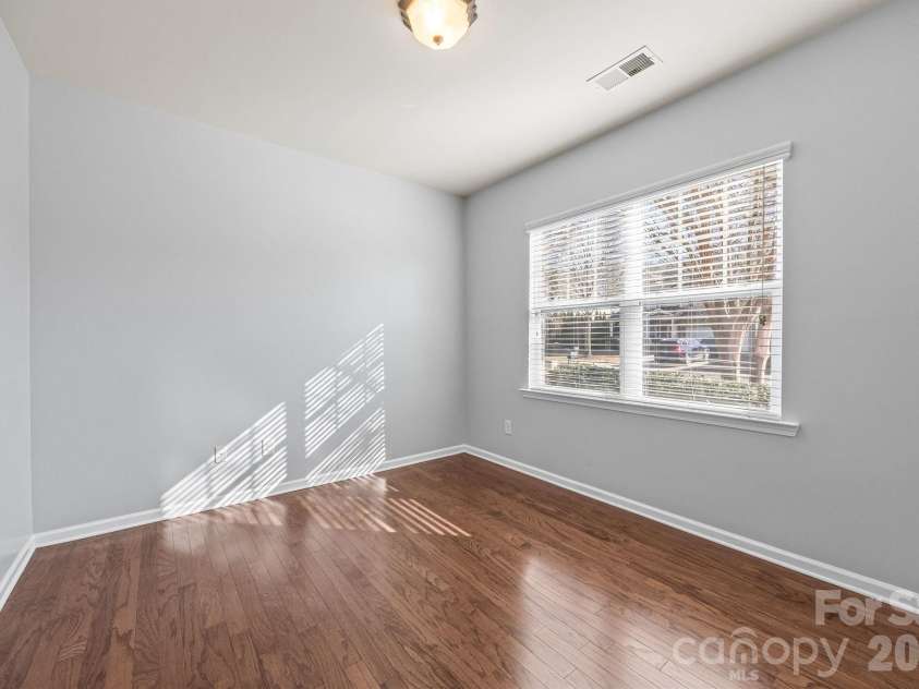 6111 Berewick Commons Parkway, Charlotte, NC 28278.  MLS# CAR4343287, YatesRealty ID 18565. 