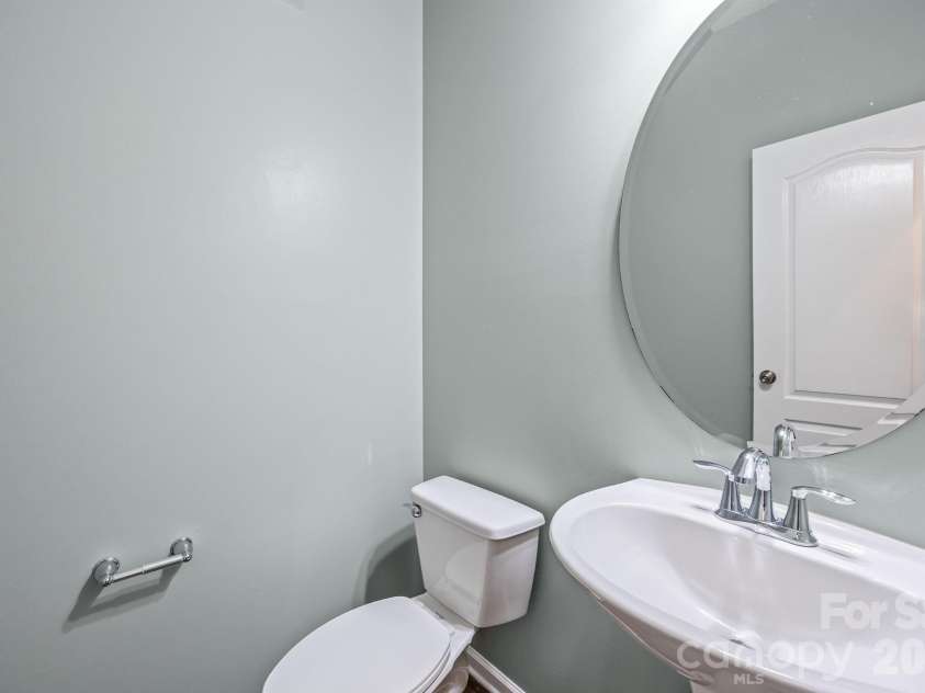 6111 Berewick Commons Parkway, Charlotte, NC 28278.  MLS# CAR4343287, YatesRealty ID 18565. 
