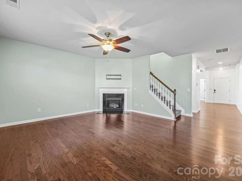 6111 Berewick Commons Parkway, Charlotte, NC 28278.  MLS# CAR4343287, YatesRealty ID 18565. 