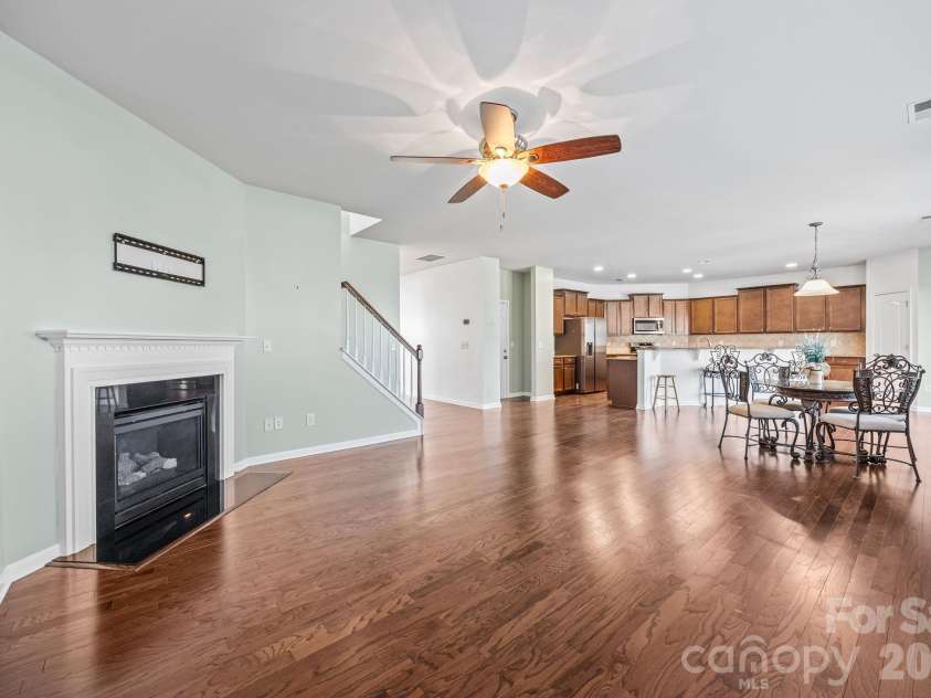 6111 Berewick Commons Parkway, Charlotte, NC 28278.  MLS# CAR4343287, YatesRealty ID 18565. 