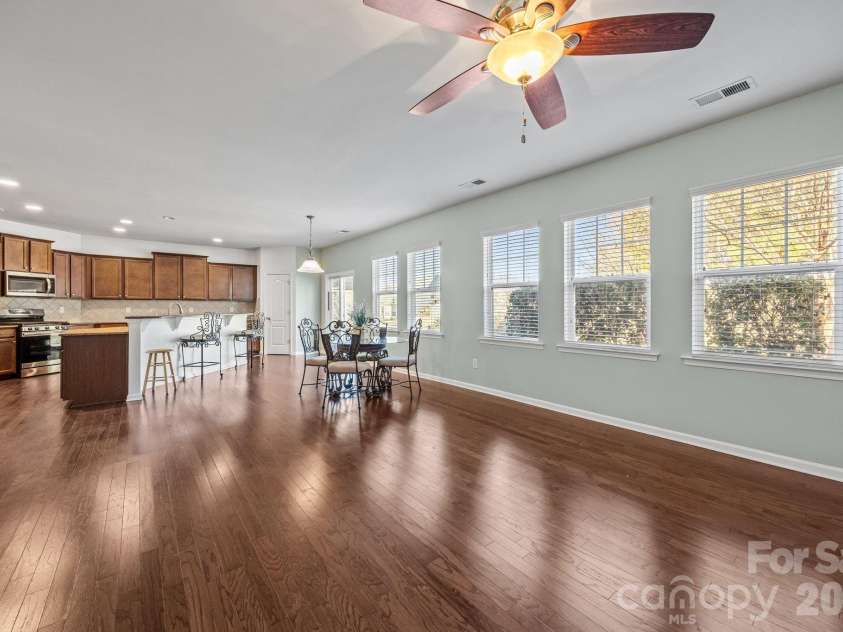 6111 Berewick Commons Parkway, Charlotte, NC 28278.  MLS# CAR4343287, YatesRealty ID 18565. 