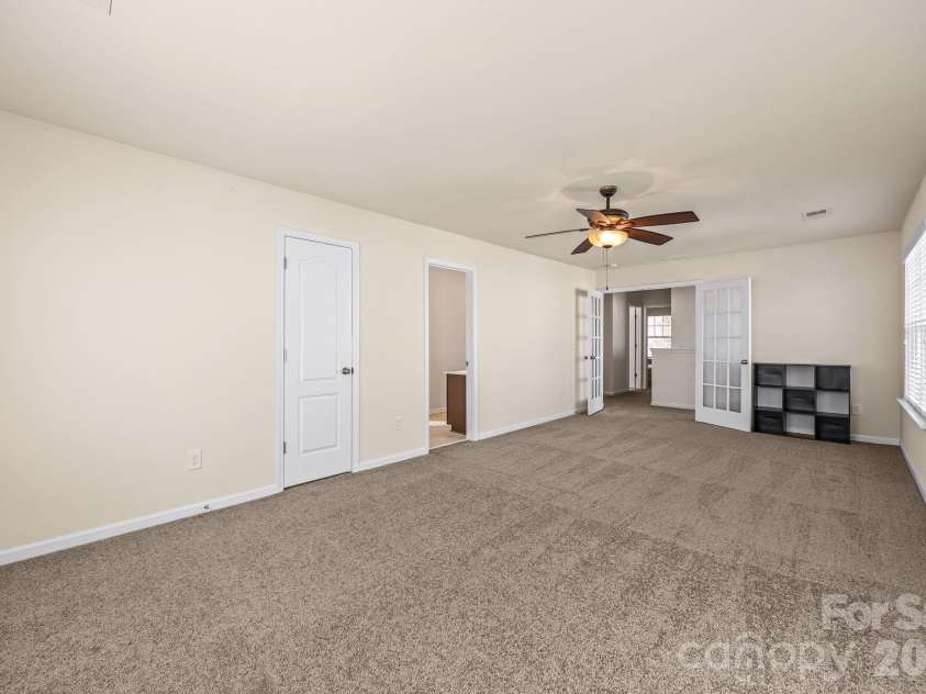 6111 Berewick Commons Parkway, Charlotte, NC 28278.  MLS# CAR4343287, YatesRealty ID 18565. 
