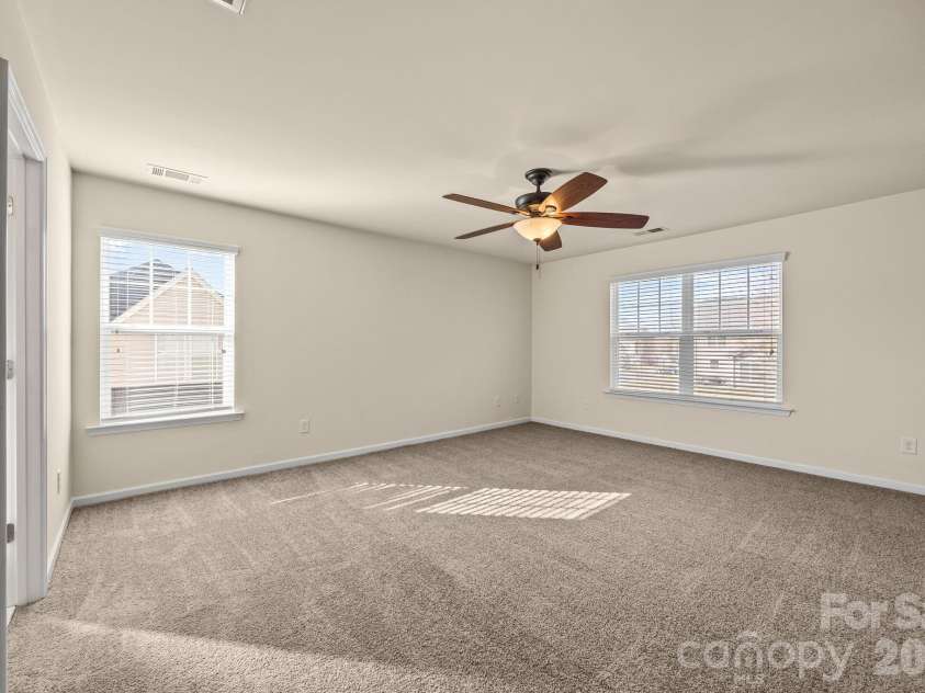 6111 Berewick Commons Parkway, Charlotte, NC 28278.  MLS# CAR4343287, YatesRealty ID 18565. 