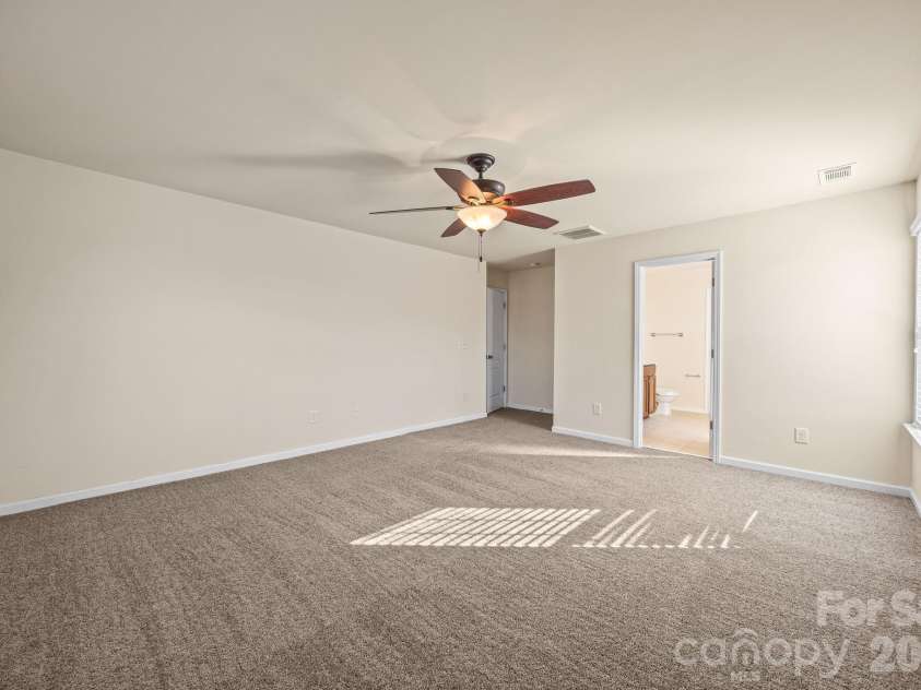 6111 Berewick Commons Parkway, Charlotte, NC 28278.  MLS# CAR4343287, YatesRealty ID 18565. 