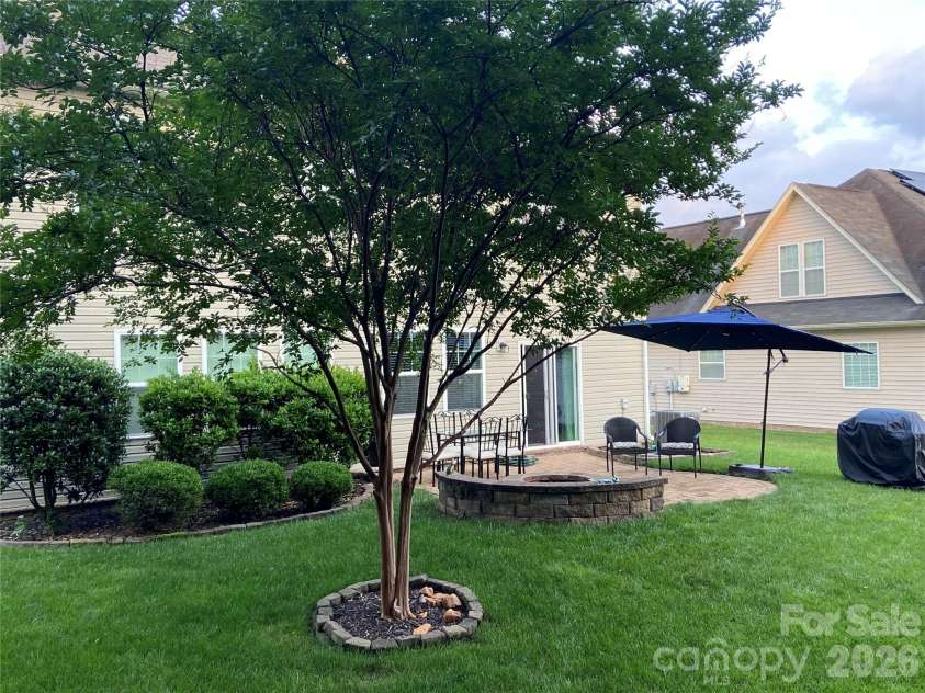 6111 Berewick Commons Parkway, Charlotte, NC 28278.  MLS# CAR4343287, YatesRealty ID 18565. 