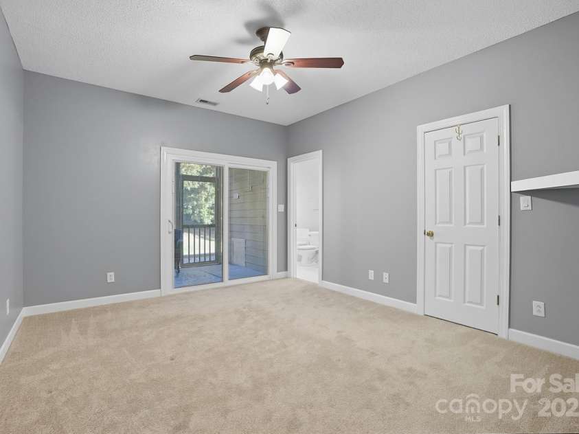 14118 Yachtsman Harbor Drive, Charlotte, NC 28278.  MLS# CAR4308213, YatesRealty ID 18566. 