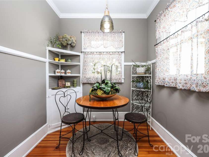 271 Main Street, Denton, NC 27239.  MLS# CAR4404890, YatesRealty ID 18566. Breakfast nook