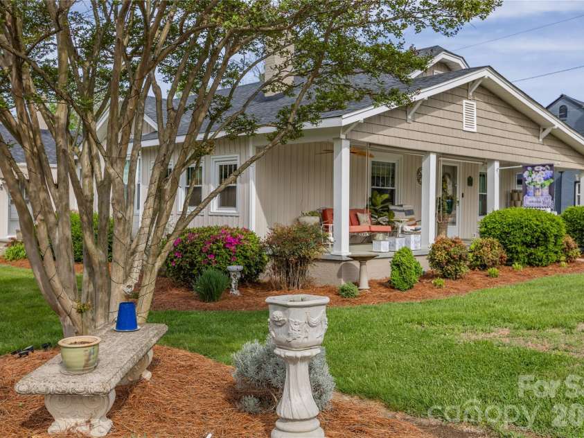 271 Main Street, Denton, NC 27239.  MLS# CAR4404890, YatesRealty ID 18566. Manicured yard