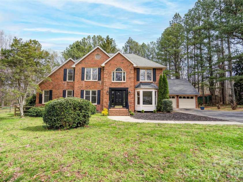 124 Gold Run Court, Kings Mountain, NC 28086.  MLS# CAR4355578, YatesRealty ID 18567. 