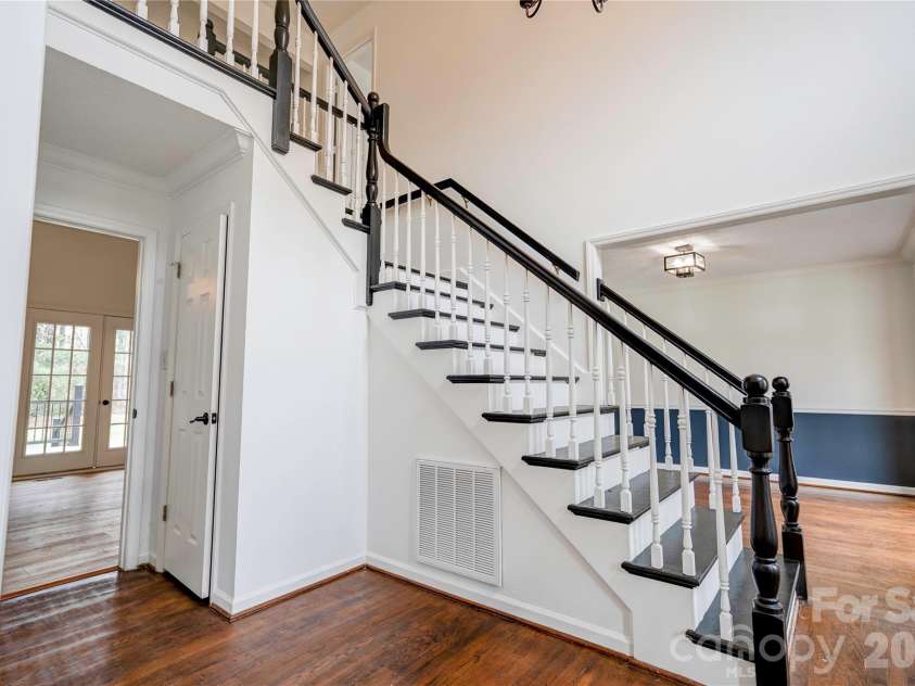 124 Gold Run Court, Kings Mountain, NC 28086.  MLS# CAR4355578, YatesRealty ID 18567. 