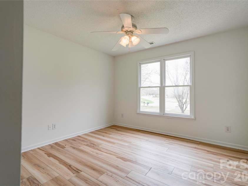 124 Gold Run Court, Kings Mountain, NC 28086.  MLS# CAR4355578, YatesRealty ID 18567. Bedroom 2