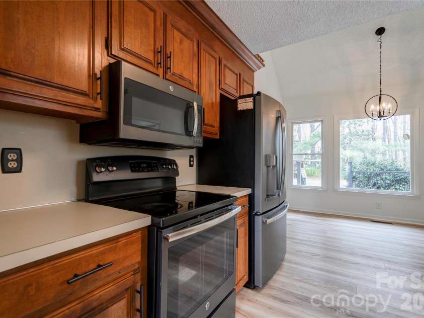 124 Gold Run Court, Kings Mountain, NC 28086.  MLS# CAR4355578, YatesRealty ID 18567. Kitchen