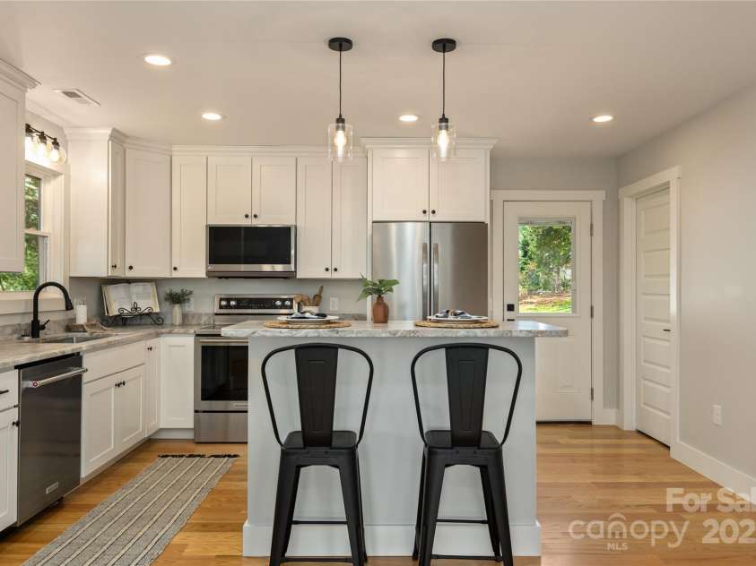 60 Lennon Leigh Lane, Waynesville, NC 28786.  MLS# CAR4254616, YatesRealty ID 18567. 